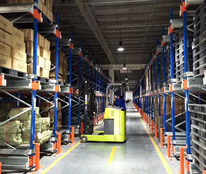 四向穿梭車貨架的工作運(yùn)行：流程、管理與挑戰(zhàn)